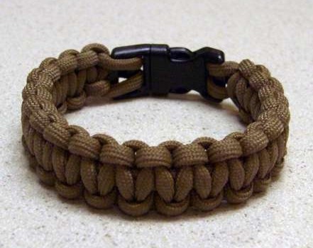 Paracord-bracelet-with-a-side-release-buckle